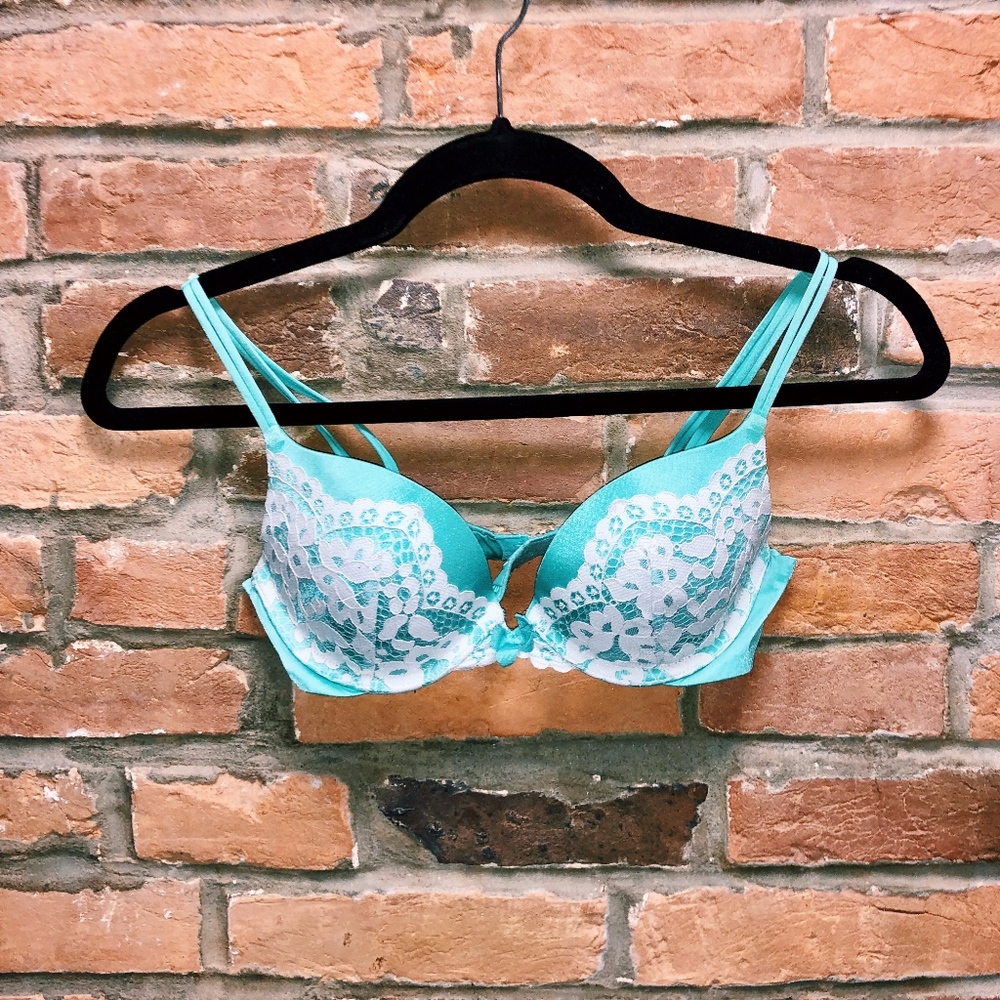 Victoria Secret 32B Teal Lace Push Up Bra